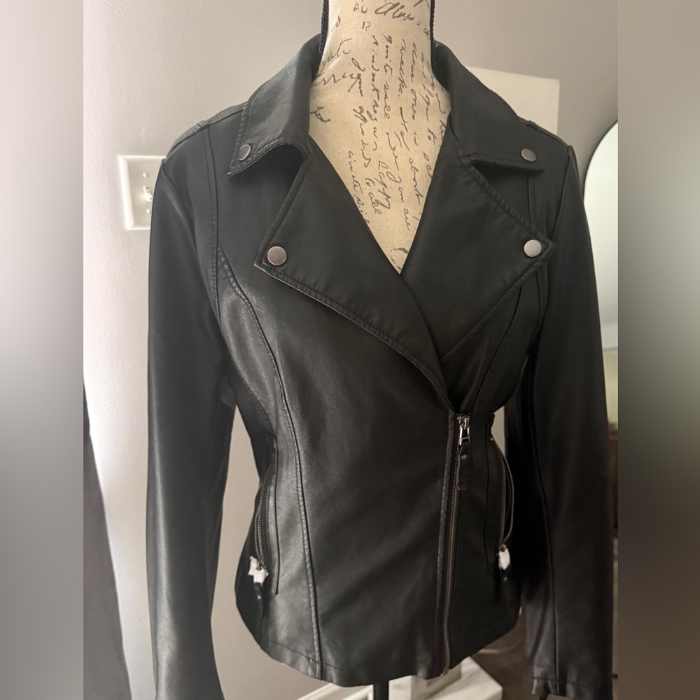 Max Studio faux Black Leather Women's Jacket size large